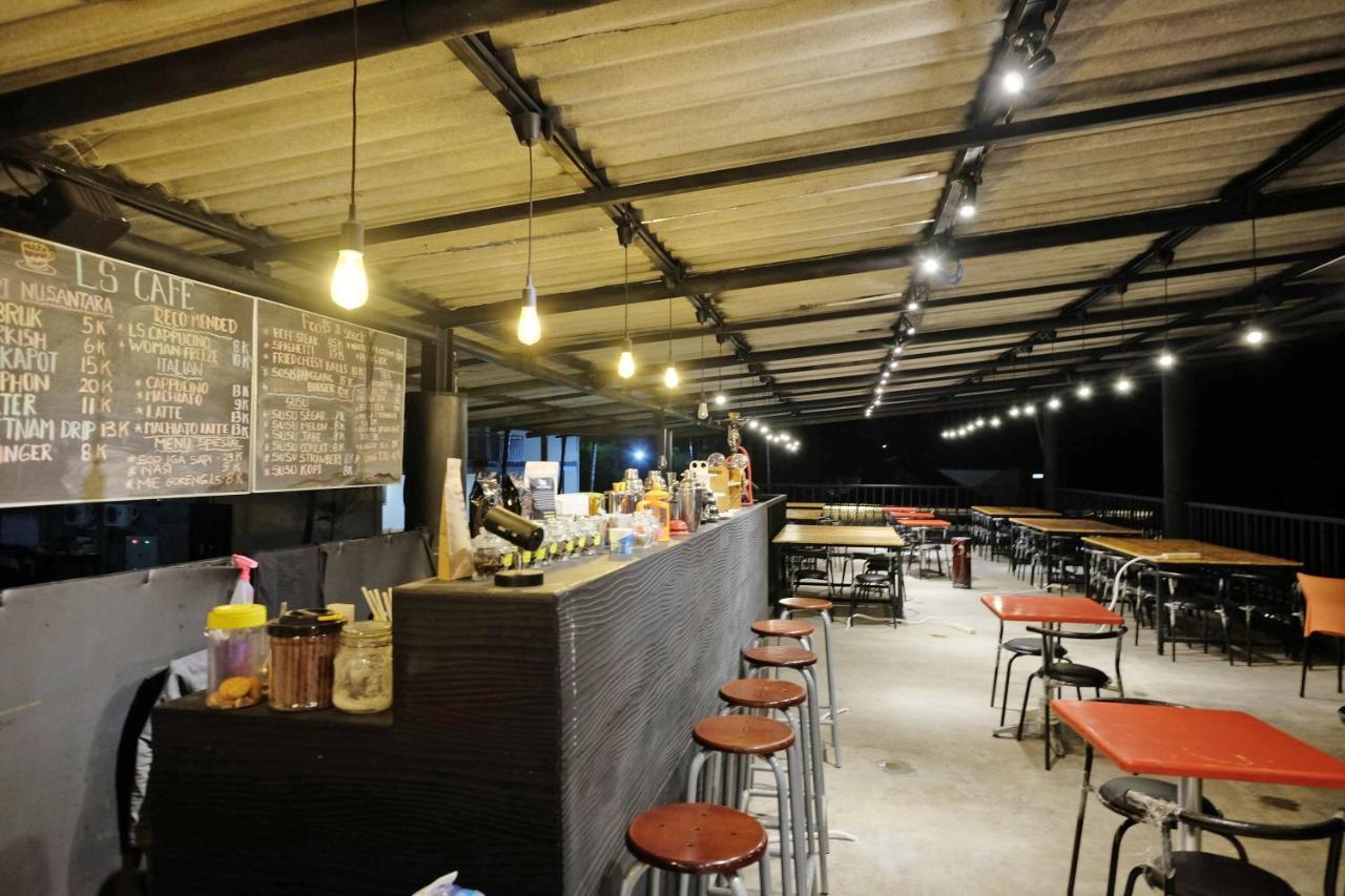 Zen Rooms B Walk Batu Malang Extérieur photo